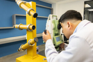 Laboratorio de longitud y ángulo: Calibración de colimador, metrología dimensional. Test & Control.