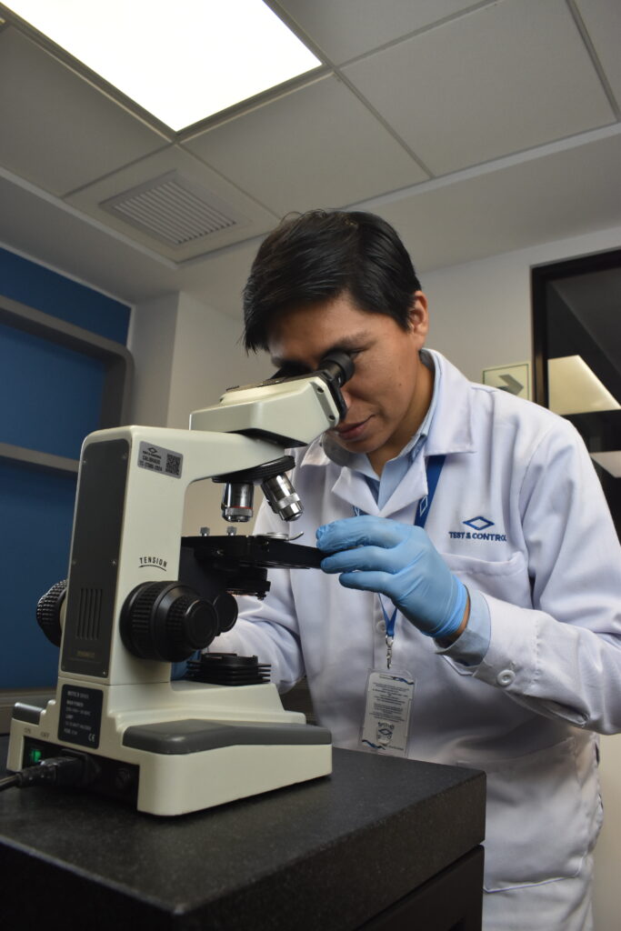 Laboratorio de longitud y ángulo: Calibración de microscopios, metrología dimensional. Test & Control.
