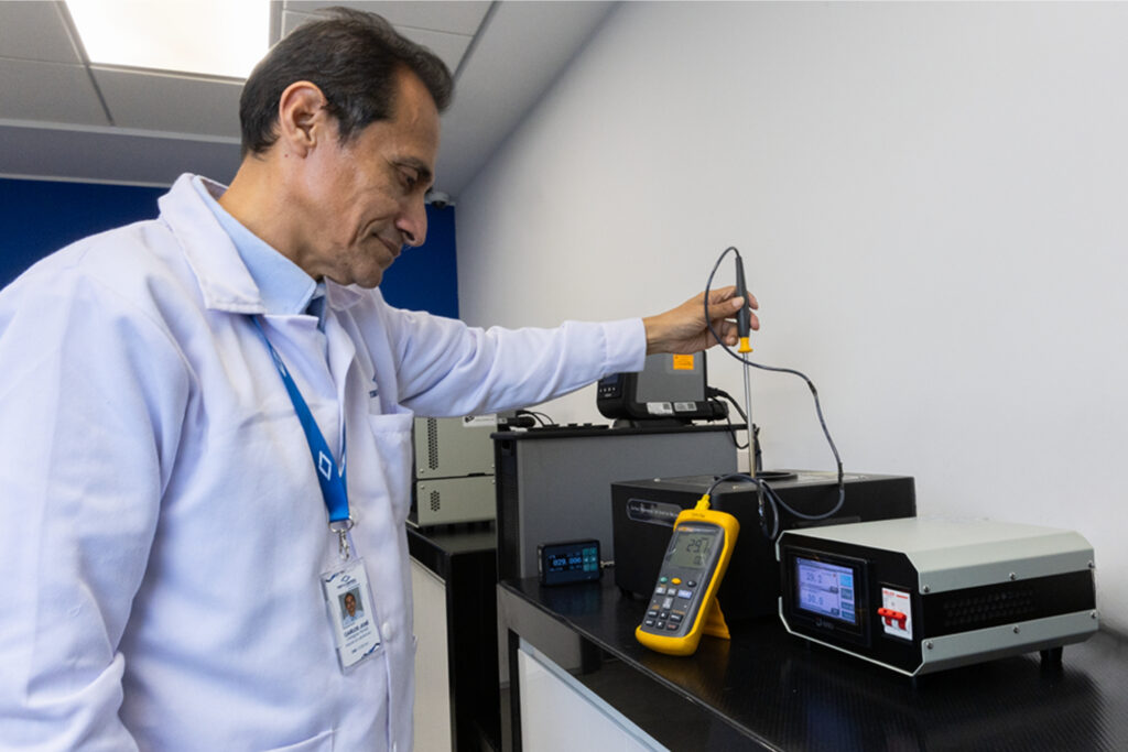Calibración de termómetros de superficie. Laboratorio de Temperatura. Test & Control.