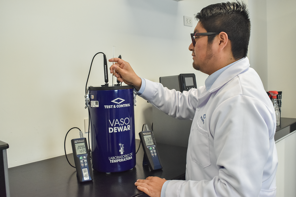 Laboratorio de temperatura: Calibración de vaso dewar, laboratorio acreditado. Test & Control.