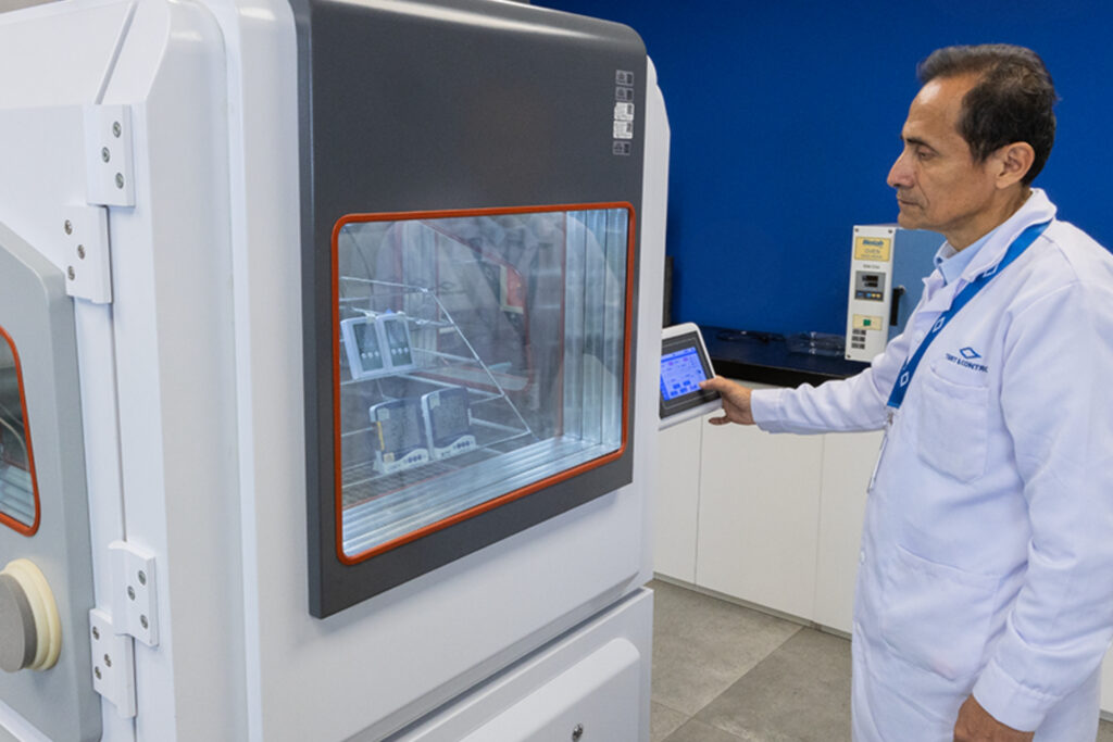 Calibración de termohigómetros. Laboratorio de humedad, cámara climática. Servicio acreditado. Test & Control.