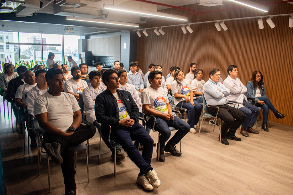 Equipo de Test & Control en capacitación de 5s Kaizen