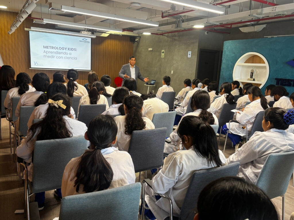 Los niños de primaria que participaron en el taller de ciencia y medición