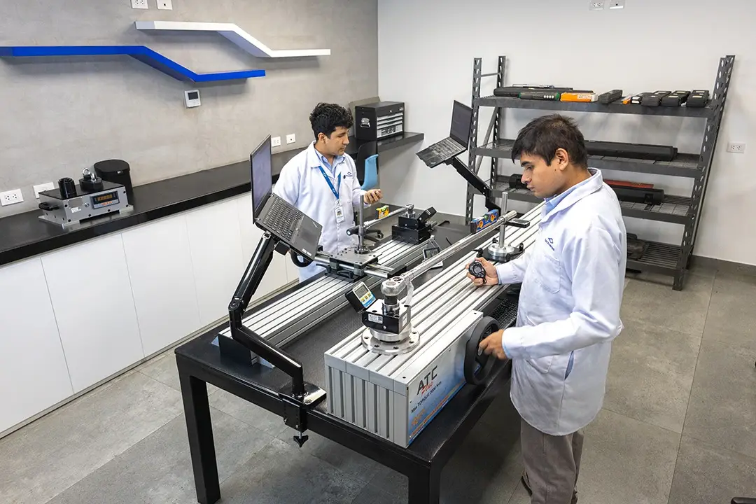 Calibración de torque en nuestro laboratorio de fuerza y torque